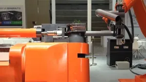Macchina curvatubi CNC multiasse