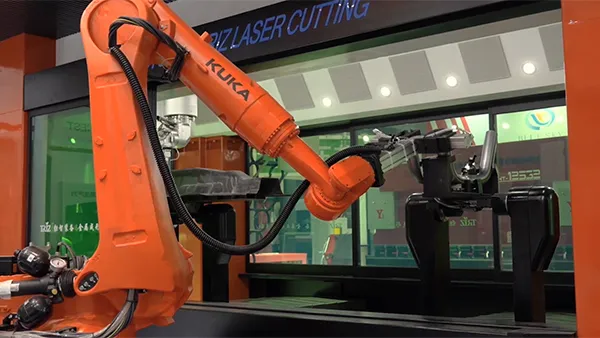 Lavorazione automatizzata a doppia stazione